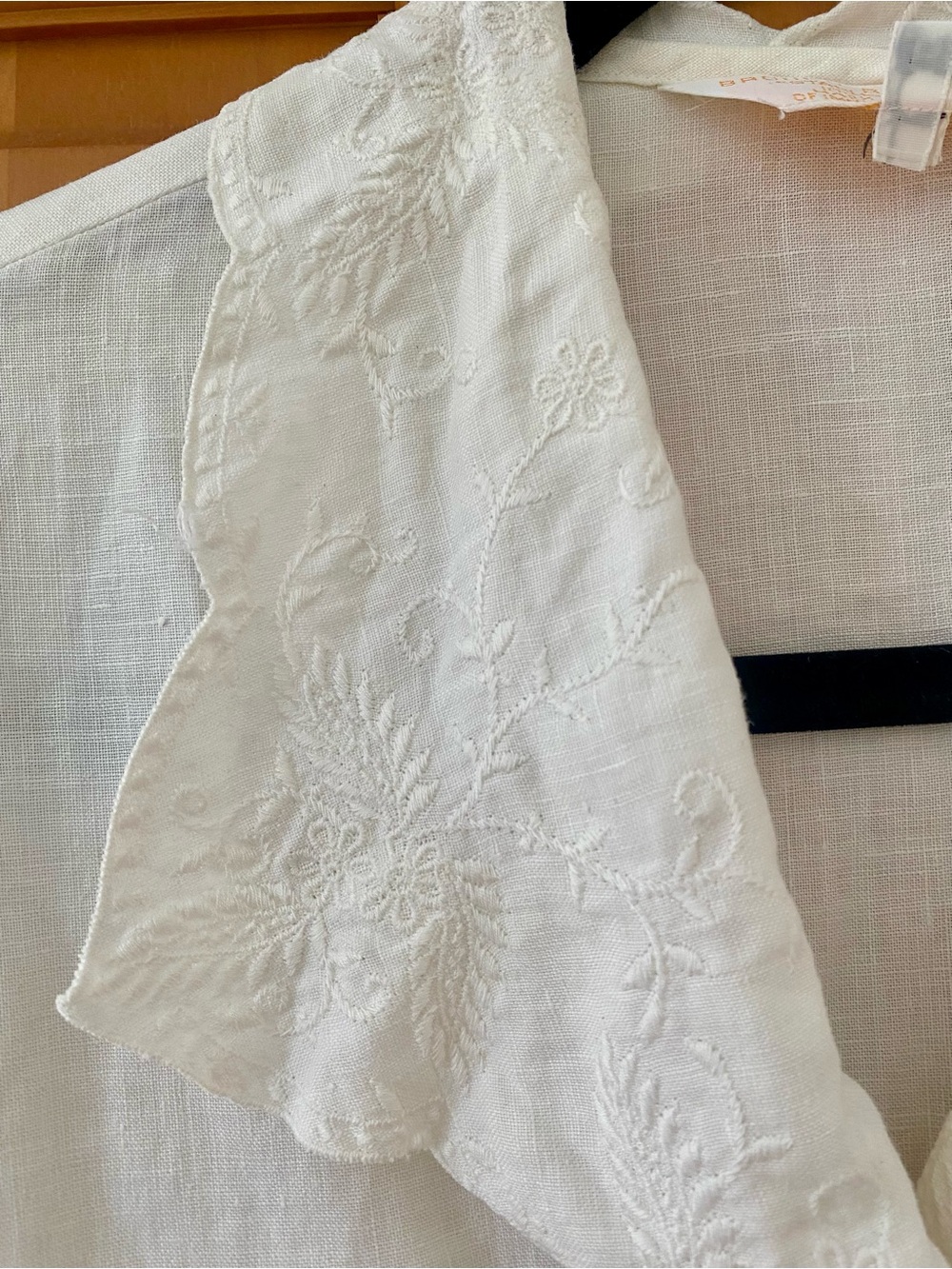 Brooks Brothers White Linen Embroidered Collar Blouse Sz 8 Vintage Cottagecore